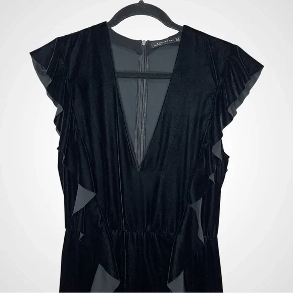 ❌ZARA Woman Black Velvet Ruffled Jumpsuit, Small - Picture 4 of 11